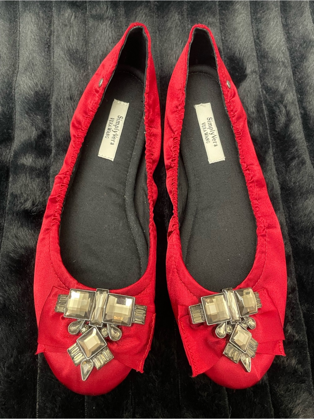 Simply Vera Vera Wang Red Satin Ballet Flats Rhinestone Bow Beaded Glam Sz 8 M
